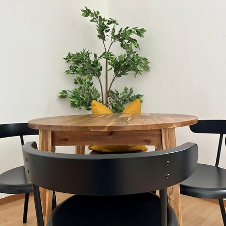 Perfect Location, 2 Min To Main Station Apartment Wien Ngoại thất bức ảnh