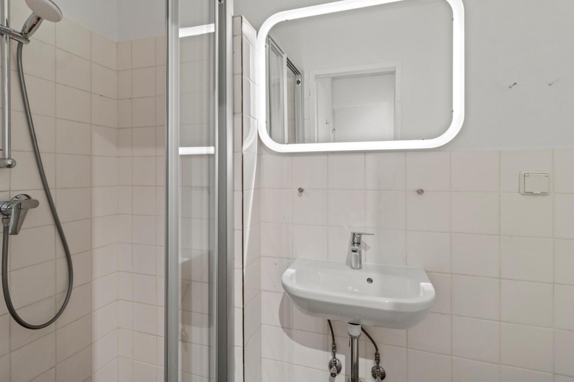 Perfect Location, 2 Min To Main Station Apartment Wien Ngoại thất bức ảnh